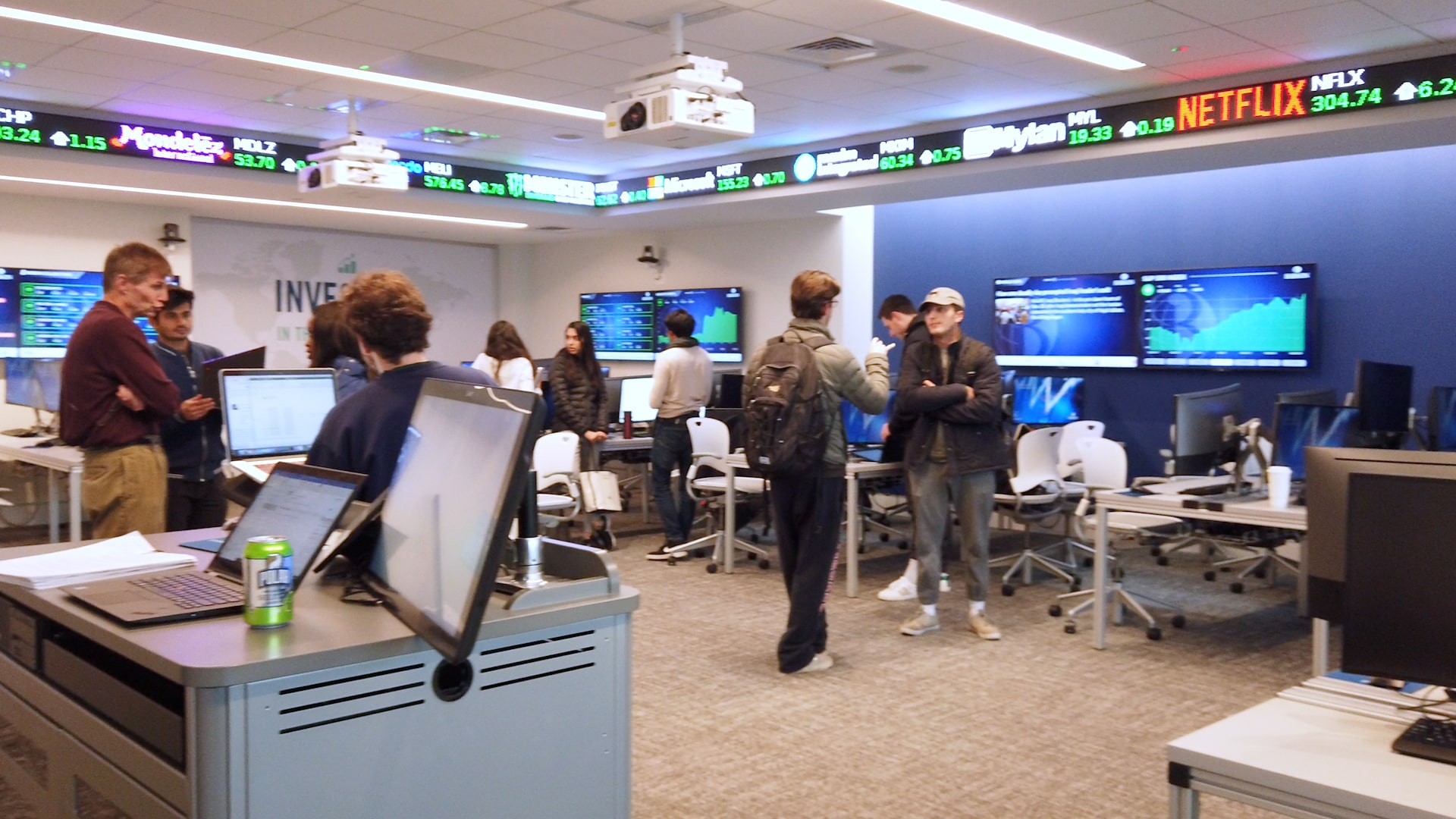Students in the finance lab