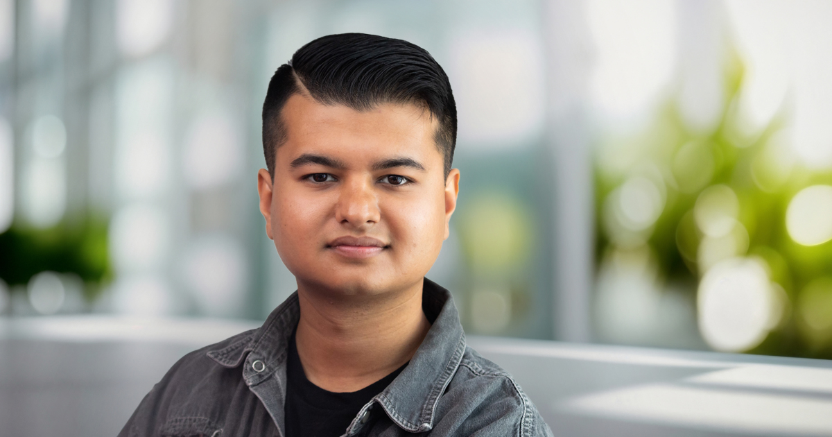 Grad student headshot