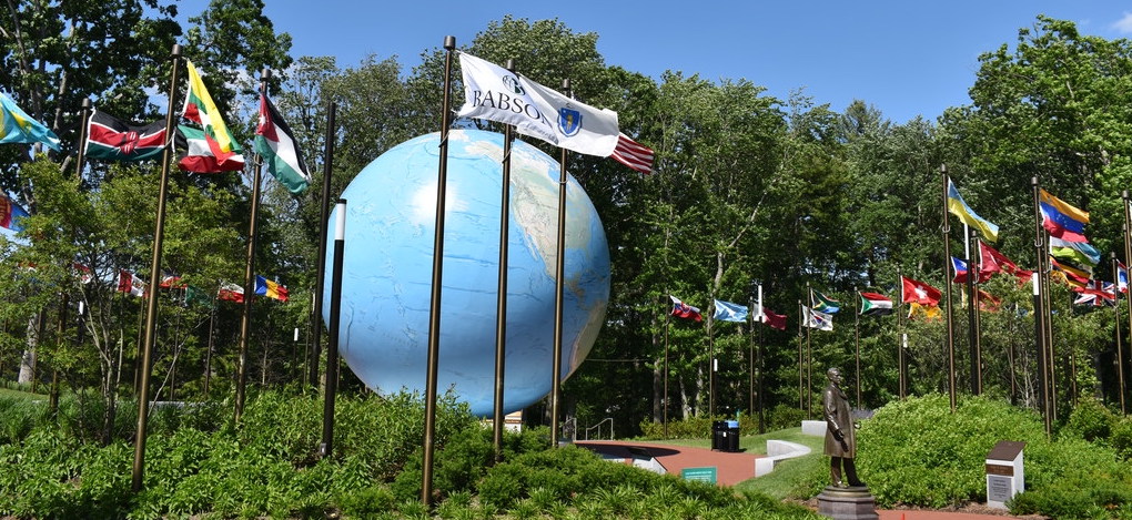 Babson globe and flag for hero image