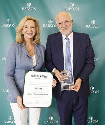 Juan Roig, president of Mercadona, was inducted as a new member into ADE