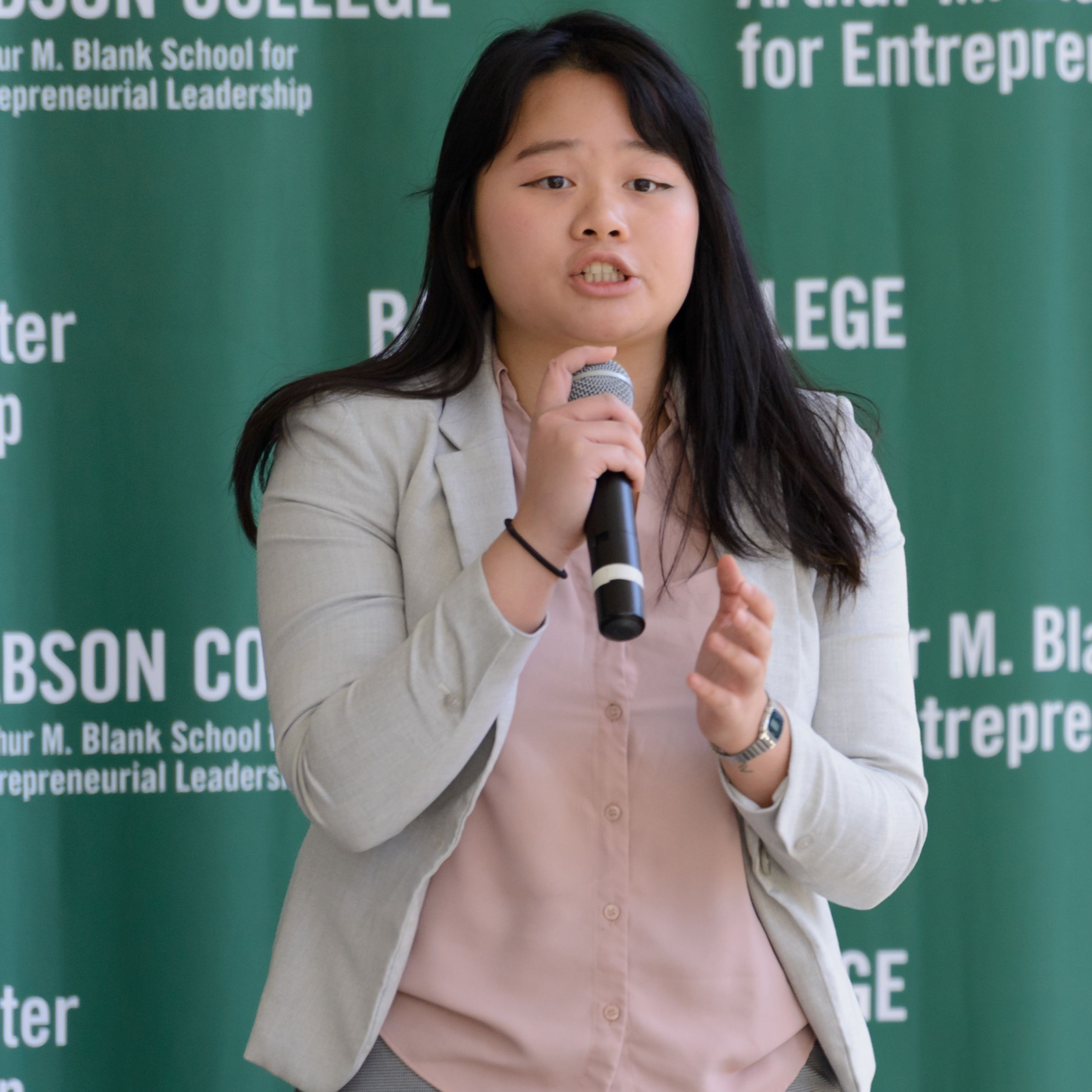 Anh Thu Le '24 2023 B.E.T.A. Challenge Tech Innovation award winner