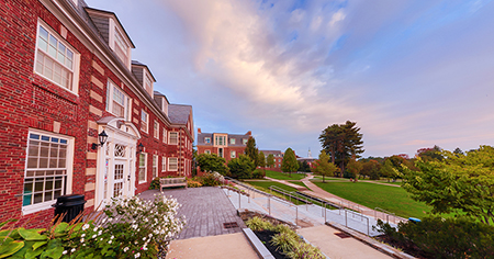 LinkedIn Ranks Babson No. 1 for Alumni Network, No. 7 Overall in the United States