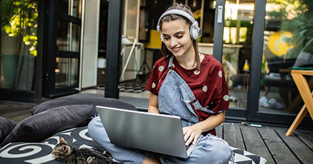6 Digital Products Teens Can Create And Sell As Summer Side Hustle