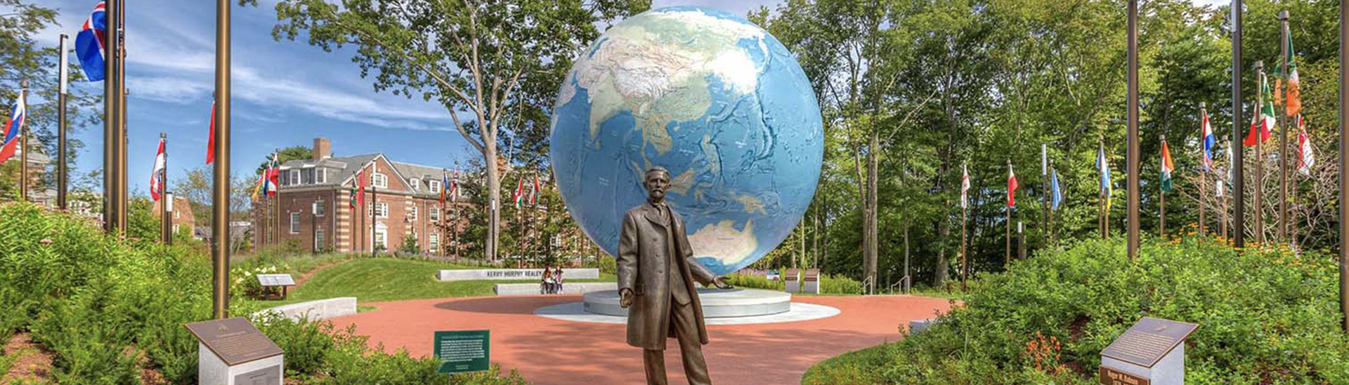 Babson Globe and statue
